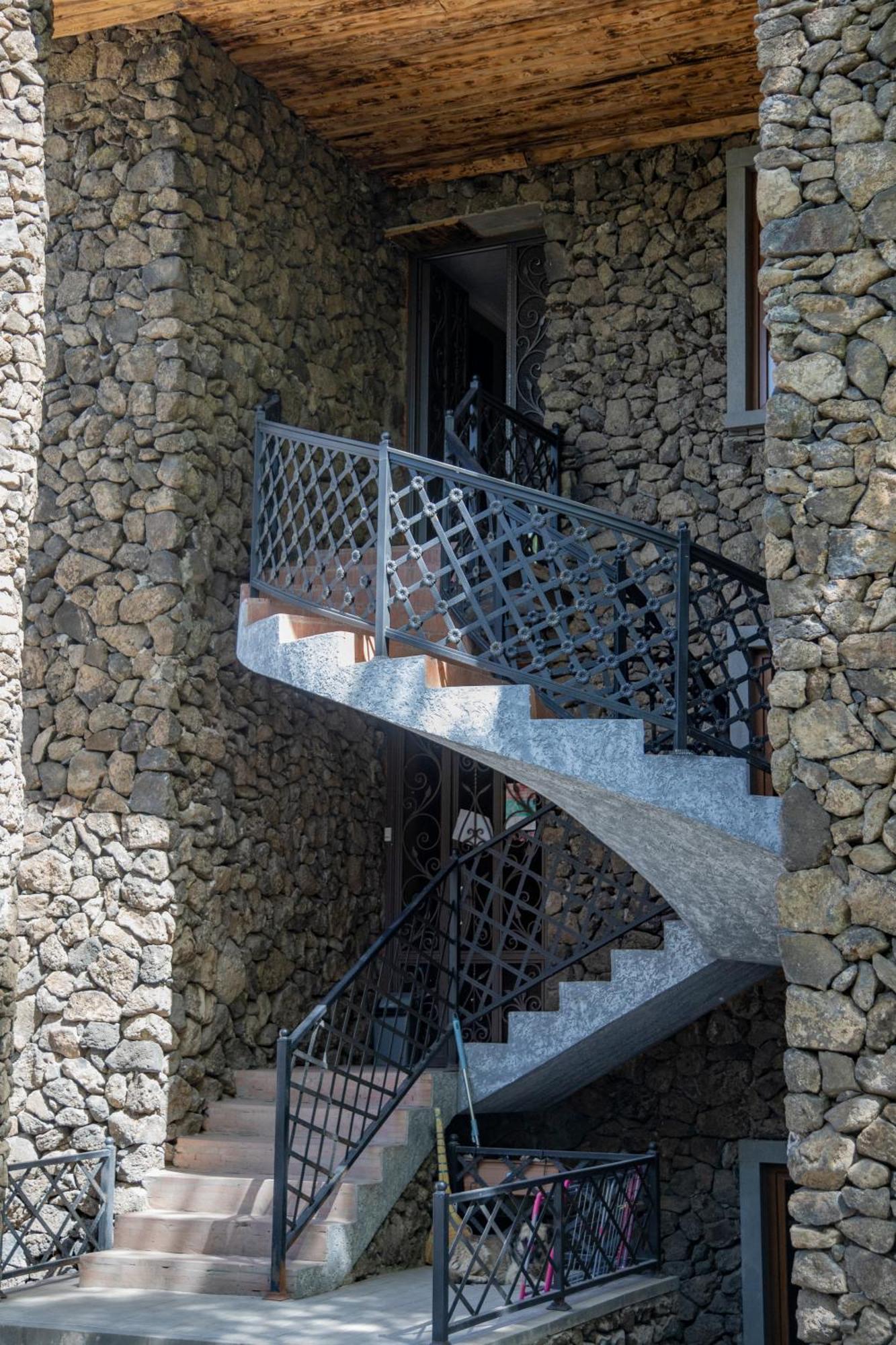 Fish Hotel Akhalkalaki Eksteriør bilde
